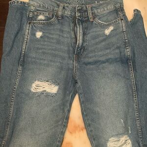 I am selling these cute casual light blue distressed jeans!!